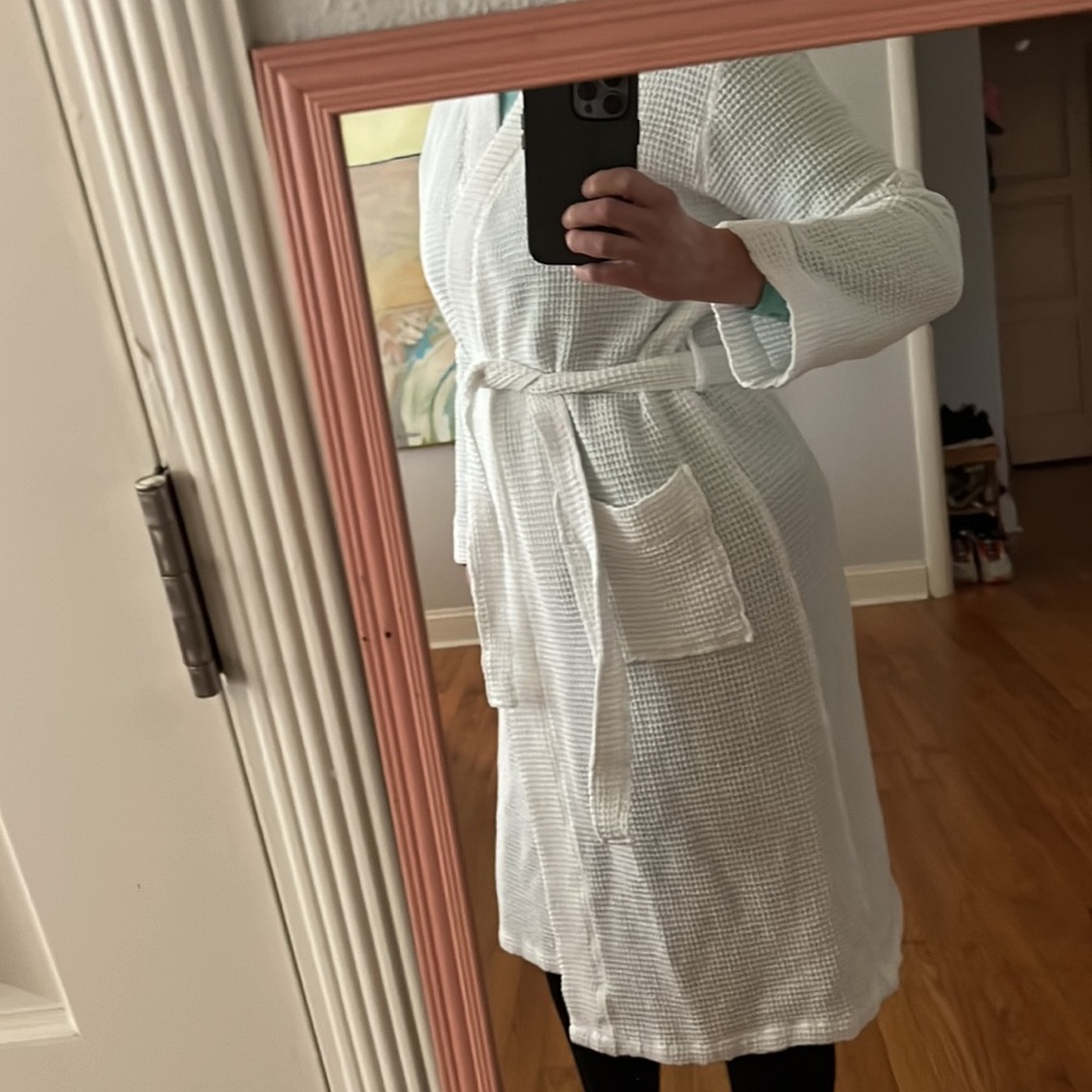 COYUCHI Waffle Robe - White small/medium organic cotton - Picture 7 of 16